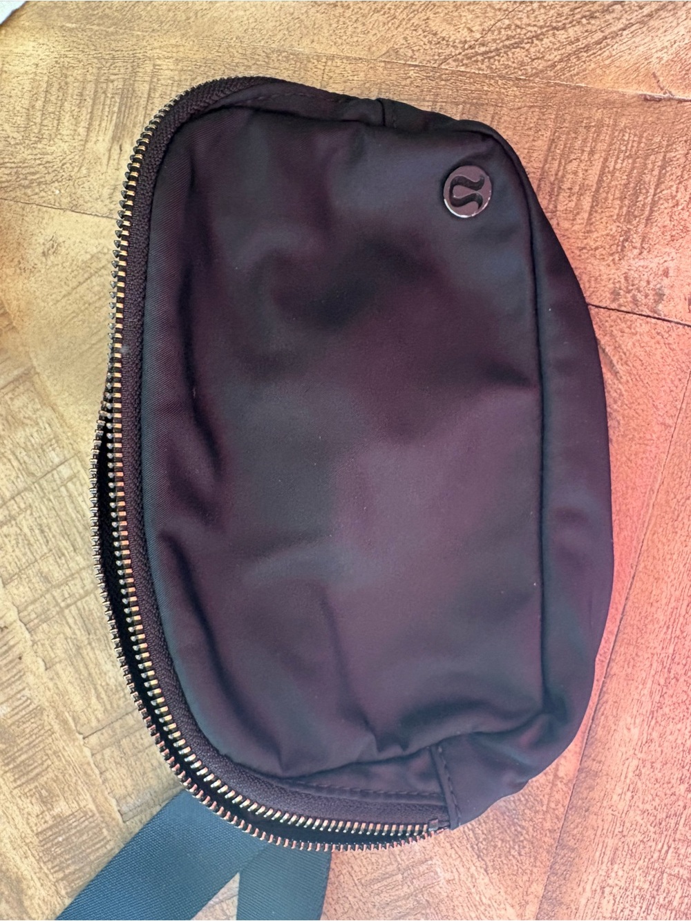 Lululemon black belt bag